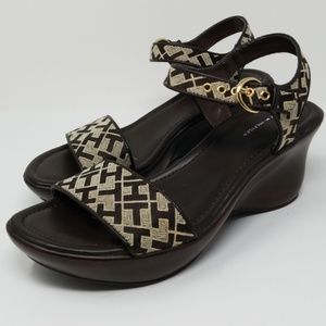 Tommy Hilfiger Womens Sandals Wedge Heel 
Size 10